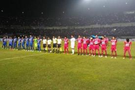 Foto Persib vs Arema. Sumber Indosport