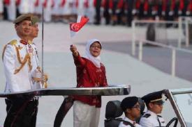 Presiden Wanita dan Muslim Pertama Di Singapura