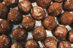 Resep Membuat Bola-bola Cokelat Kopi: Enak dan Manis, Kuliner Indonesia