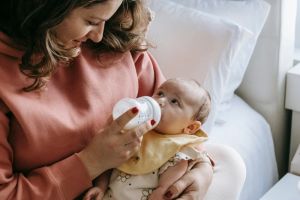 Apakah Penggunaan Botol Susu Aman untuk Bayi?