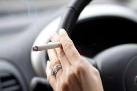 Merokok saat Berkendara Membahayakan Keselamatan Diri Sendiri dan Orang Lain