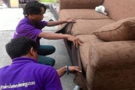 Pentingnya Menggunakan Jasa Cuci Sofa Profesional