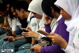 Group di Smartphone antara Manfaat dan Masalah