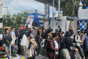 Polisi Tindak Tegas Demo Hardiknas di Makassar, 22 Mahasiswa Diamankan