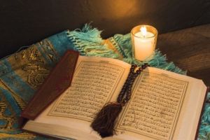 Ada Apa Dengan Malam Nuzulul Qur'an ? Sejarah dan Amalan - Amalan Ketika Malam Nuzulul Qur'an