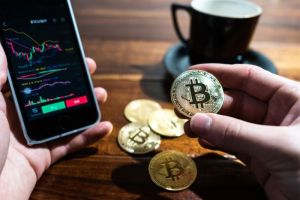 lustrasi trading koin cryptocurrency Bitcoin
