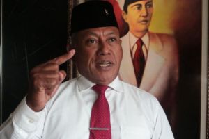 Komarudin Watubun Tegaskan Jokowi dan Gibran Tak Lagi Kader PDIP