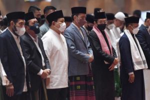 Presiden dan Para Menteri Shalat Idul Fitri Bersama di Masjid Istiqlal