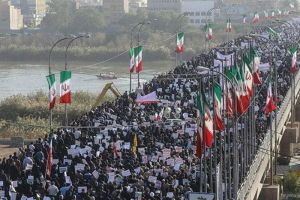Warga Iran Berbondong Bondong Turun ke Jalan Untuk Dukung Serangan Balasan ke Israel