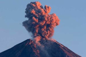 Gunung Semeru Kembali Meletus, Kabupaten Lumajang Dilanda Letusan Asap Setinggi 1500 Meter