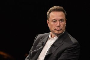 Elon Musk Minta Maaf