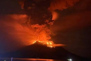 Gunung Ruang di Sulawesi Utara Meletus, Ratusan Warga Dievakuasi
