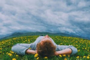 Menyelami Kedalaman Diri: Mindfulness sebagai Kunci Mengatasi Stres dan Depresi