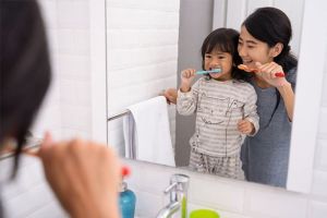 Merawat Kesehatan Gigi dan Mulut Anak-Anak
