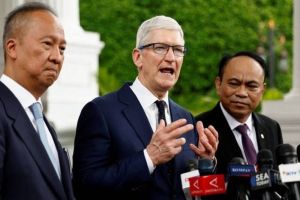 Apple CEO Tim Cook Bersiap untuk Mengembangkan Produksi di Indonesia