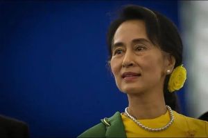 Aung San Suu Kyi, Mantan Pemimpin Myanmar yang Dibebaskan dari Penjara Kembali ke Rumah Akibat Panas