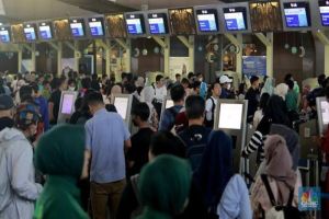 Maduk Puncak Mudik, Ribuan Warga Padati Bandara Soekarno Hatta