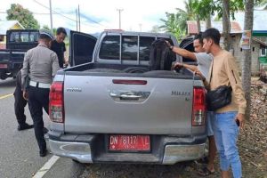 Mobil Pelat Merah di Gorontalo Bawa Miras 1 Ton Ditangkap Polisi