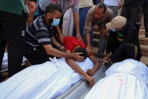 Israel Bombardir Rafah: 27 Orang Tewas, Termasuk Wanita dan Anak-anak
