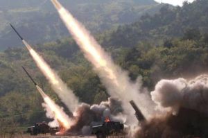 Korea Utara Tembakkan 3 Rudal Balistik Saat Menlu AS Kunjungi Korea Selatan