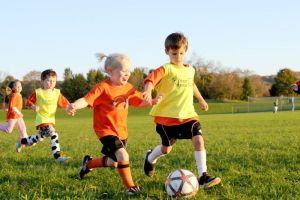 Pentingnya Olahraga Anak-anak dalam Pembentukan Karakter: Mengajarkan Disiplin dan Kerjasama