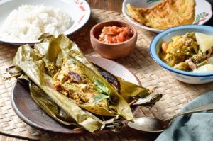 Resep Membuat Pepes Teri Bumbu Kuning Enak dan Gurih