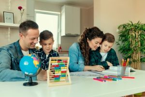 Peran Orang Tua dalam Mendukung Pendidikan Anak