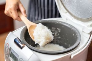 Hemat Listrik dalam Memasak Nasi Menggunakan Rice Cooker