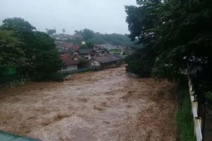 Sungai Ciliwung Meluap, Banjir Kampung Melayu Sampai 1,2 Meter