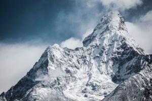 Tragedi WNI Meninggal di Gunung Everest: KBRI Berkoordinasi untuk Pemulangan Jasad