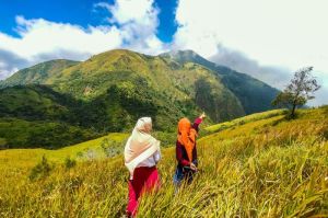 Aktivitas Wisata di Pegunungan Indonesia