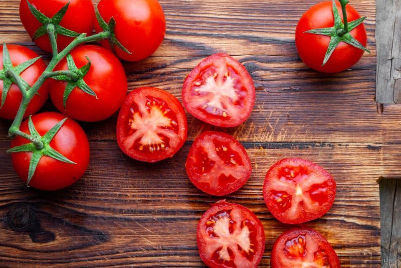 Manfaat Luar Biasa Saat Anda Menikmati Buah Tomat Setiap Hari