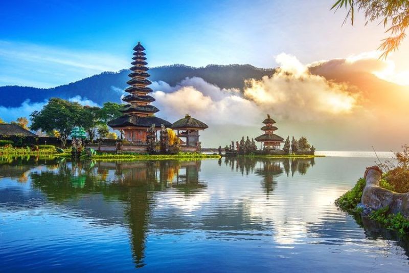 Mempesona & Menawan: 5 Tempat Wisata Indah yang Menarik Minat Wisatawan Lokal dan Asing di Indonesia