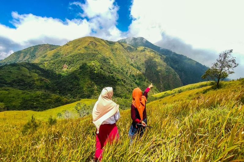 Aktivitas Wisata di Pegunungan Indonesia