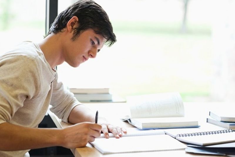 6 Tips Mengatur Waktu Belajar yang Efektif untuk Mahasiswa