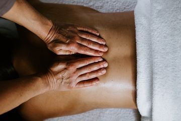 MASSAGE PIJAT URUT  DAN TERAPI